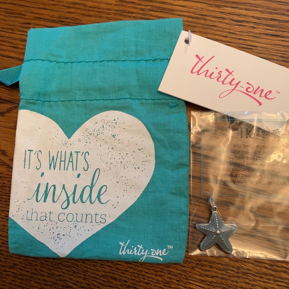 Thirty-One starfish charm